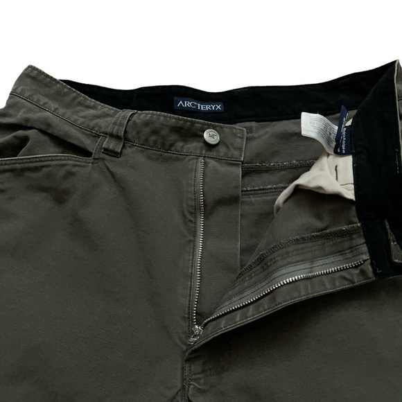Arc'teryx Shorts Mens Size 30 Chino Hiking Outdoor Zip  12" Inseam Gray - Picture 3 of 6